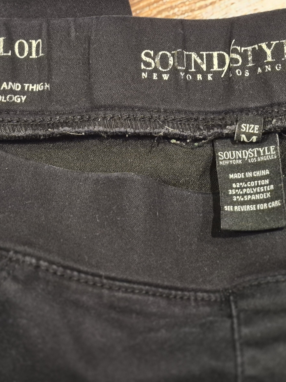 Women's Black Pull-On Capri Pants - Picture 2 of 3